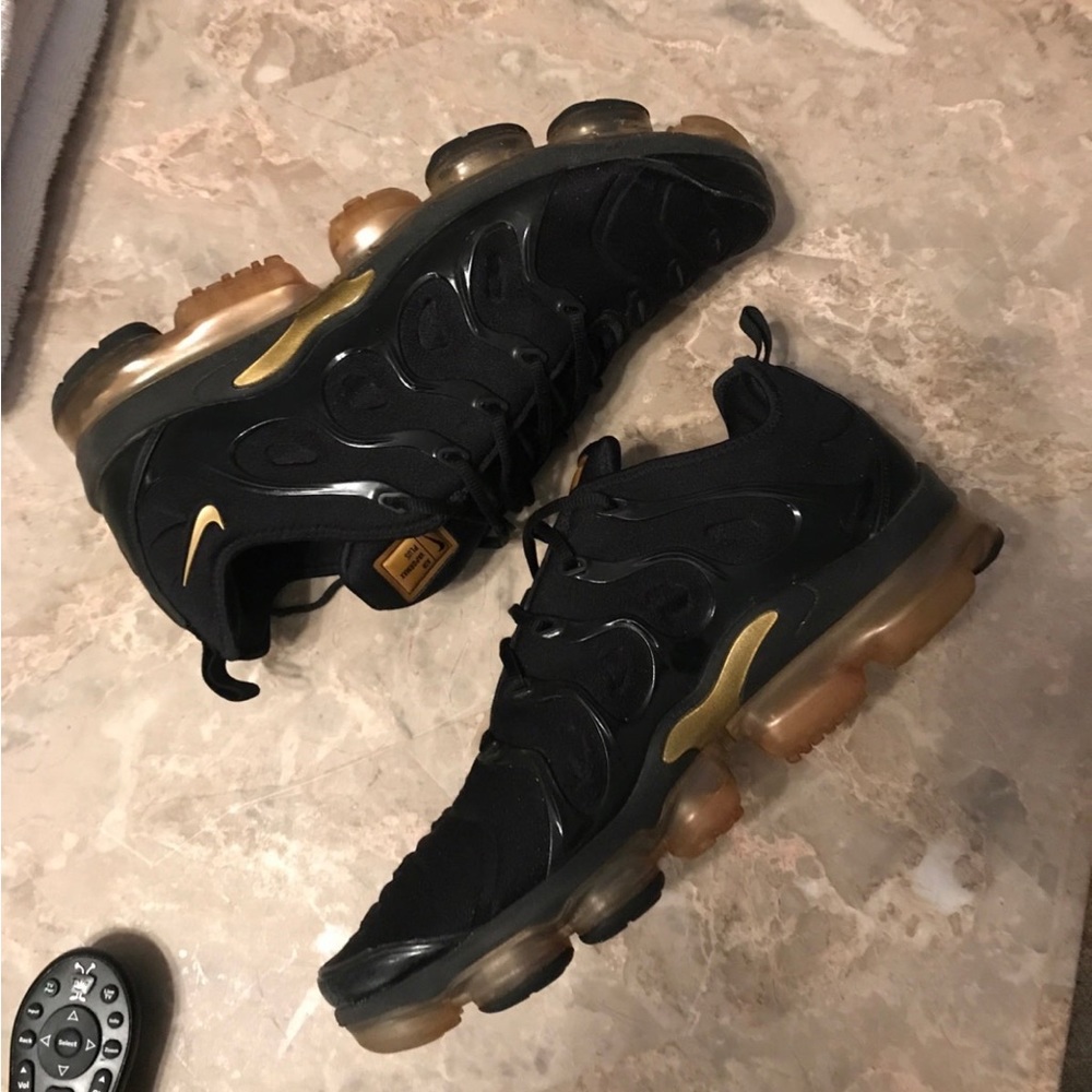 Nike ❌sold❌VaporMax Plus Black Mem’s shoes - Picture 4 of 6